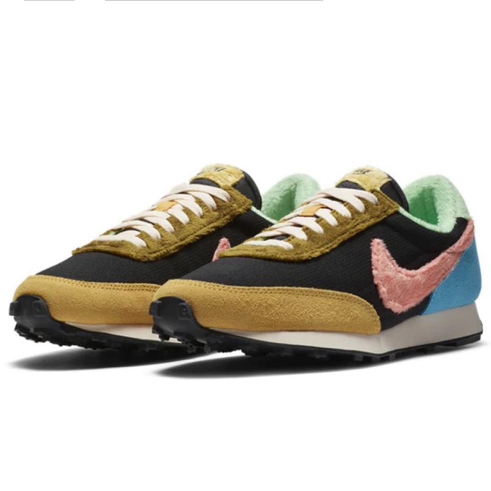 Nike Daybreak 'Fur Pack - Guava Ice Atomic Pink'